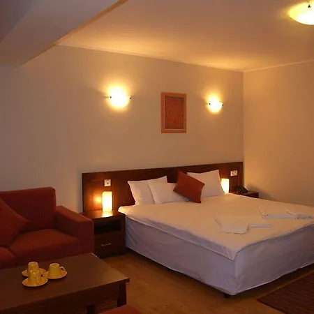 Smilen Hotel