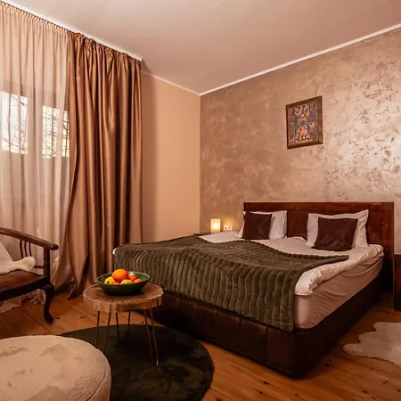 Smilen Hotel